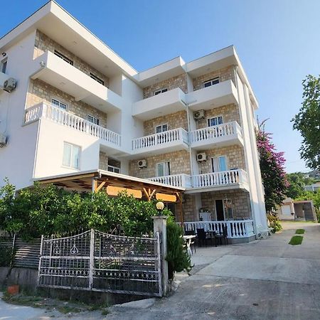 Apartments Cota Guesthouse Улцинь Екстер'єр фото
