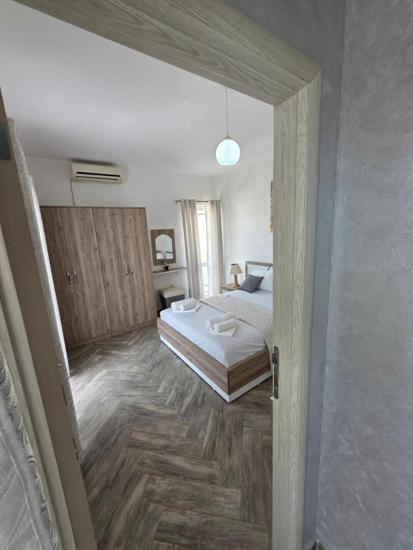 Apartments Cota Guesthouse Улцинь Екстер'єр фото