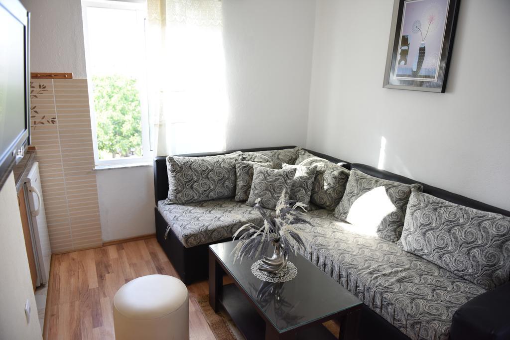 Apartments Cota Guesthouse Улцинь Екстер'єр фото