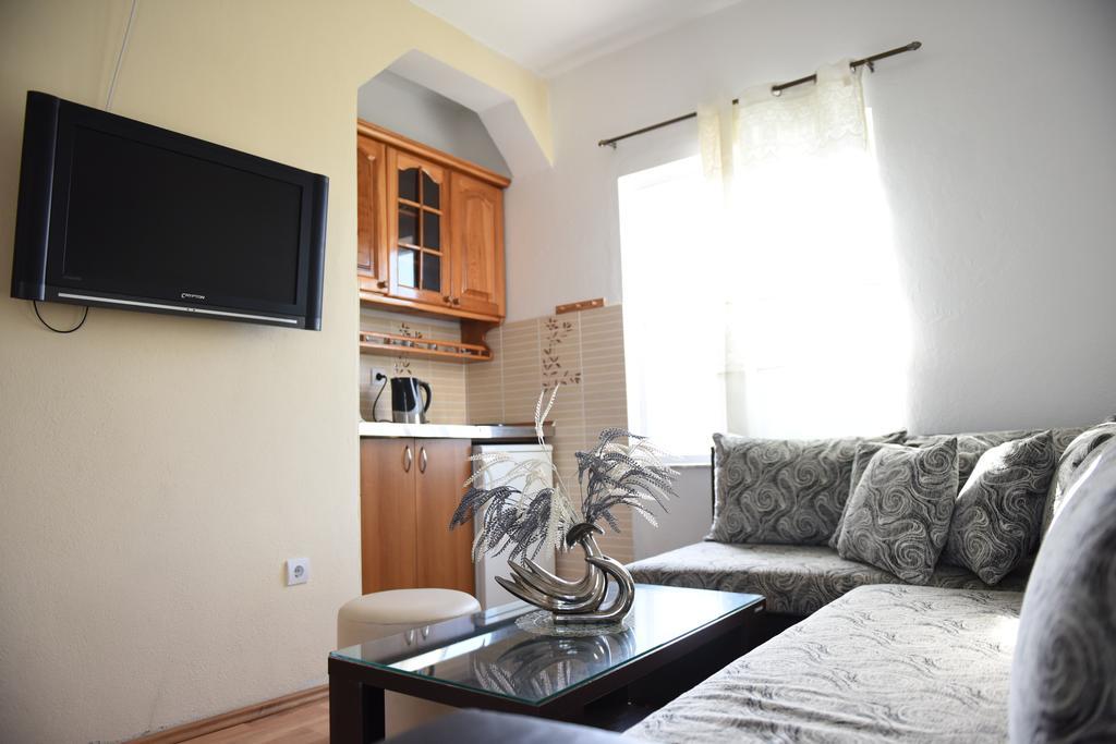Apartments Cota Guesthouse Улцинь Екстер'єр фото