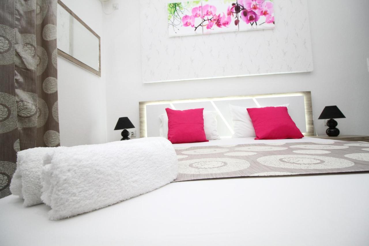 Apartments Cota Guesthouse Улцинь Екстер'єр фото