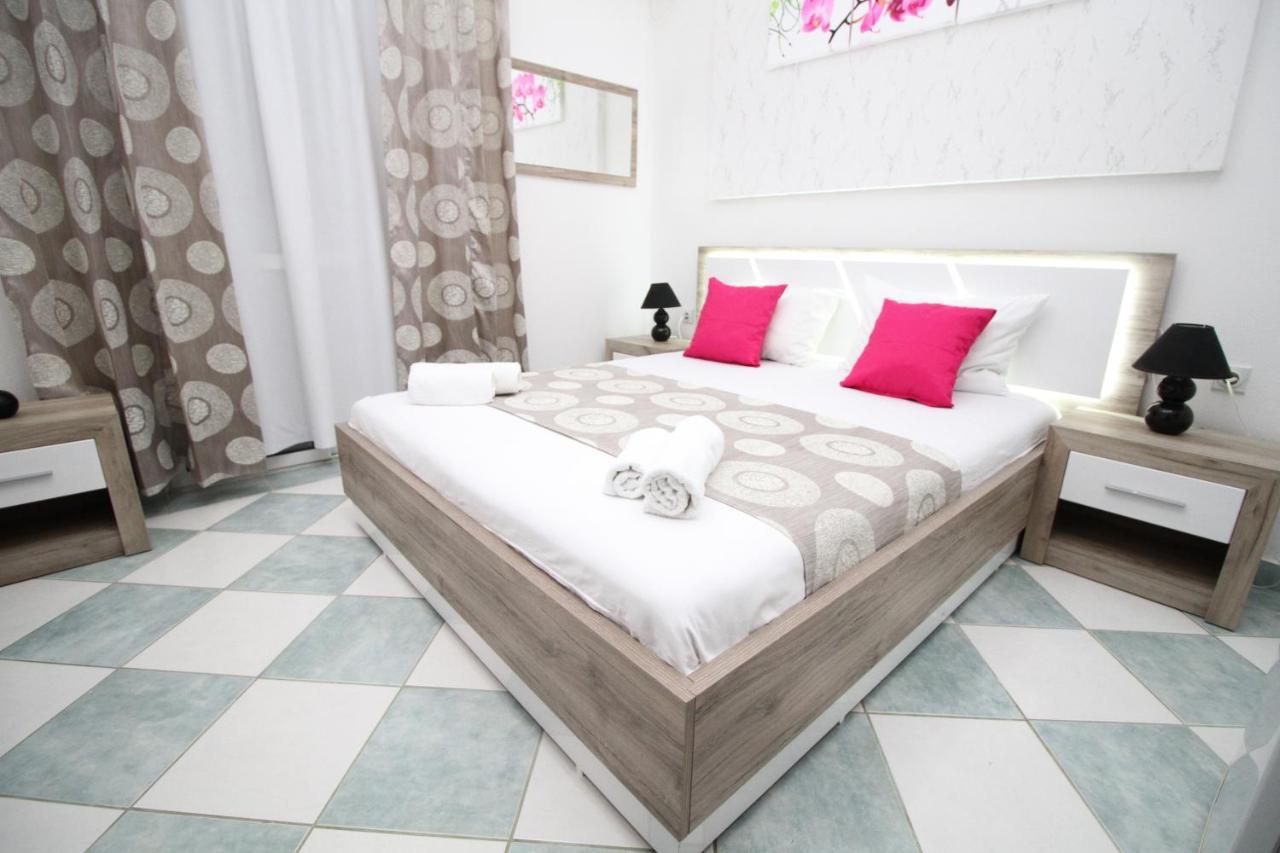 Apartments Cota Guesthouse Улцинь Екстер'єр фото