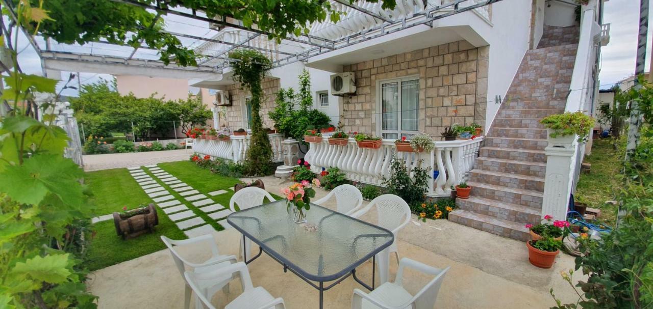 Apartments Cota Guesthouse Улцинь Екстер'єр фото